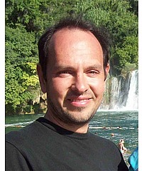 Martin Sombra headshot