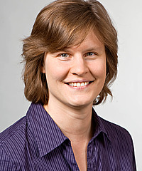 Simone Warzel headshot