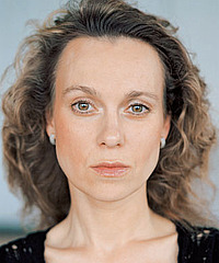 Olga Holtz headshot