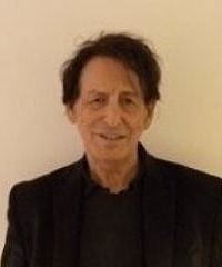 Andreas Teuber headshot