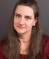 Suzanne Conklin Akbari headshot