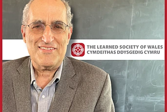 Lorenz Eberhardt Awarded 2025 Gribov Medal for 