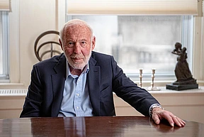 2019_11-19 Gala, Jim Wolfensohn, BTS (Gabi Porter) 160 crop