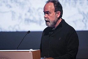 Thomas Crow