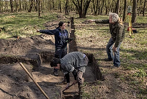 A Scratched Hint of Ancient Ties Stirs National Furies in Europe