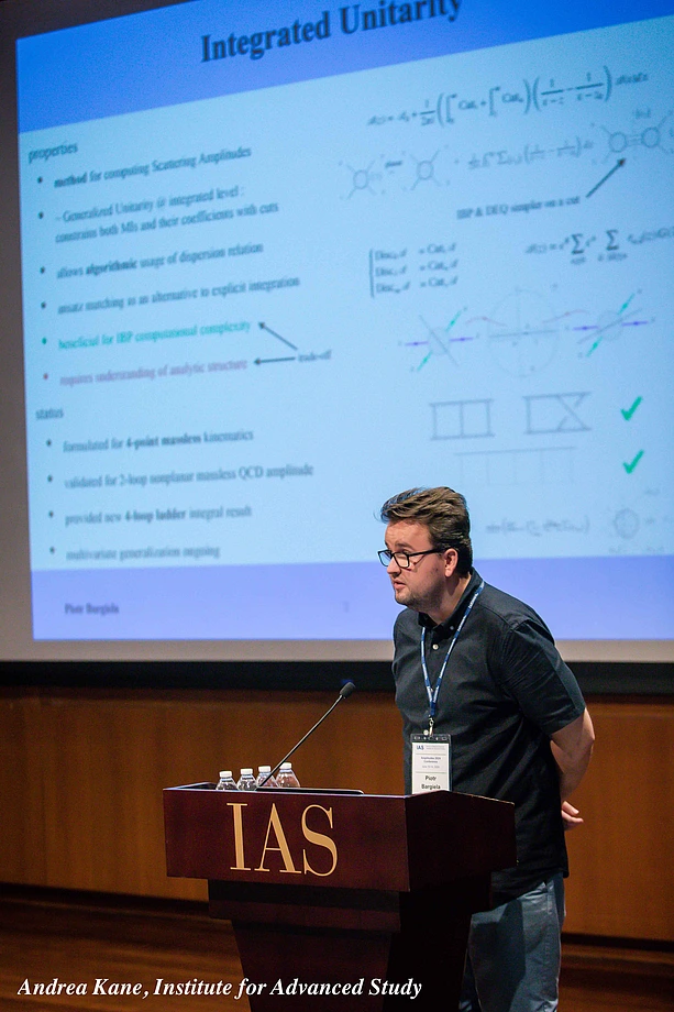 Amplitudes Conference Gong Show - Bargiela