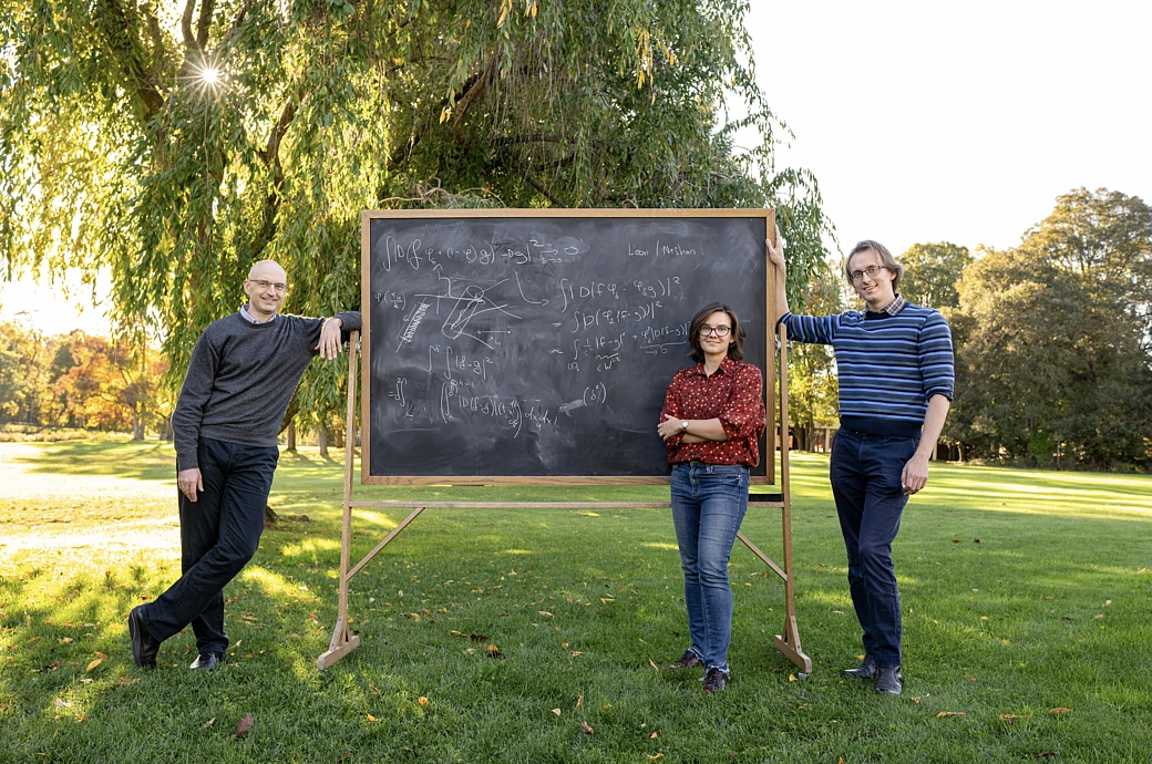 De Lellis, Skorobogatova, and Minter on the Institute campus