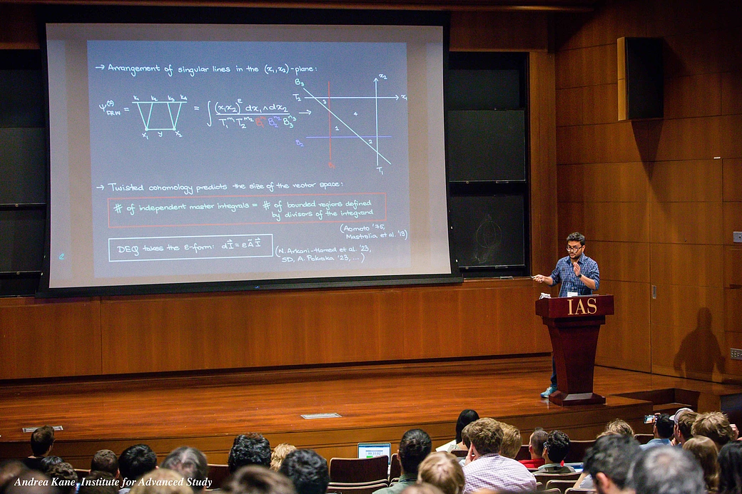 Amplitudes Conference Gong Show - De