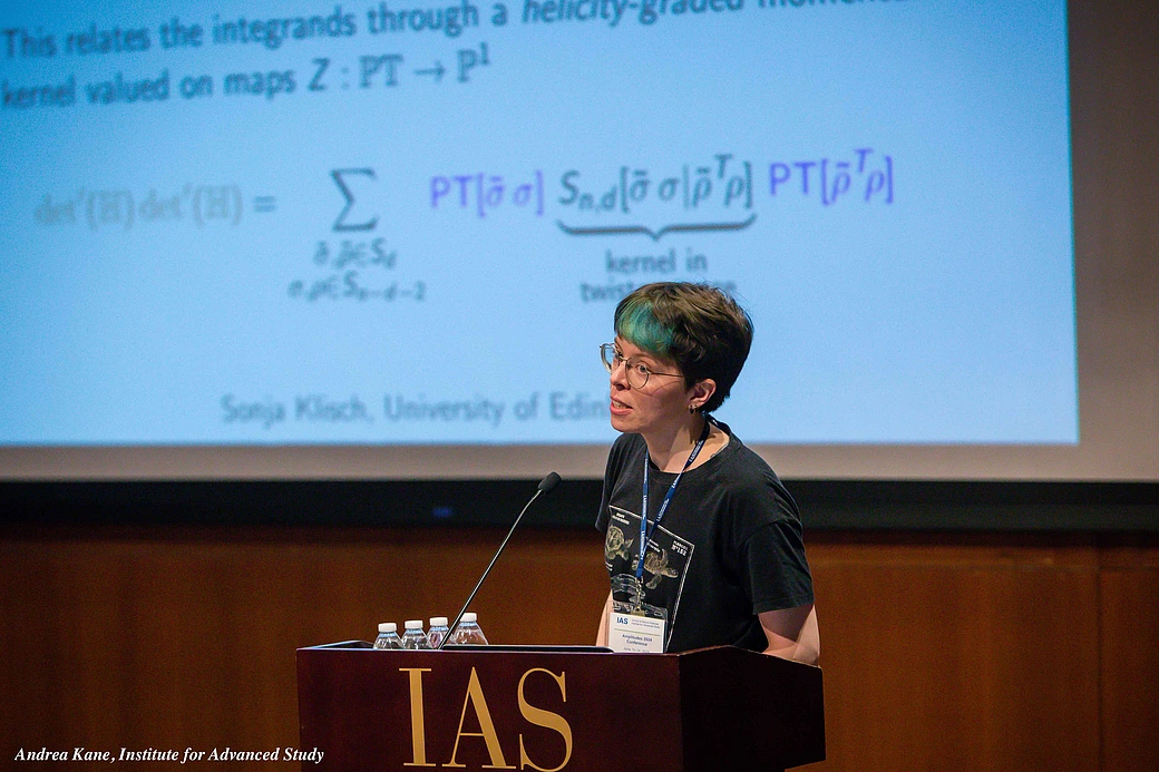 Amplitudes Conference Gong Show - Klisch